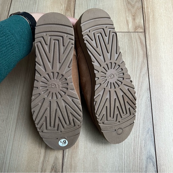 UGG Bethany Boots - Picture 12 of 15